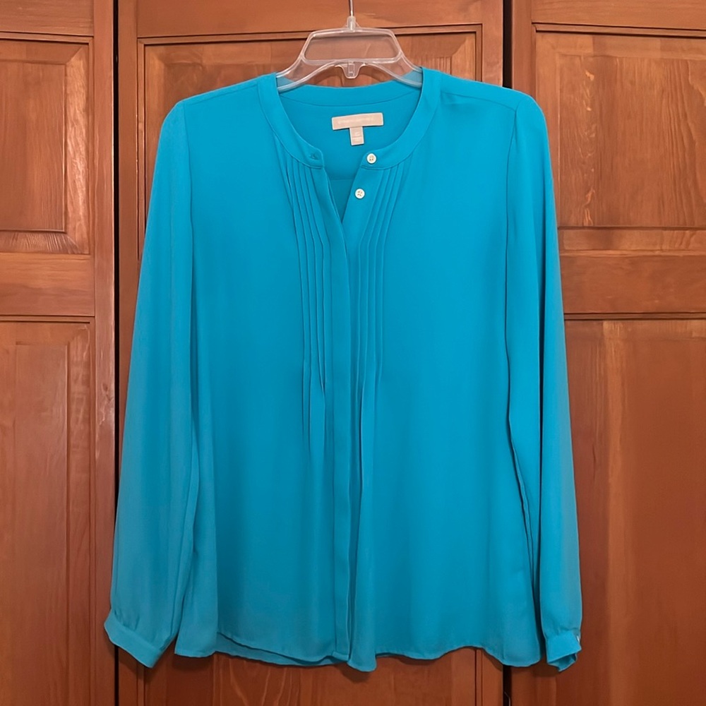 Turquoise Banana Republic button down shirt size XS